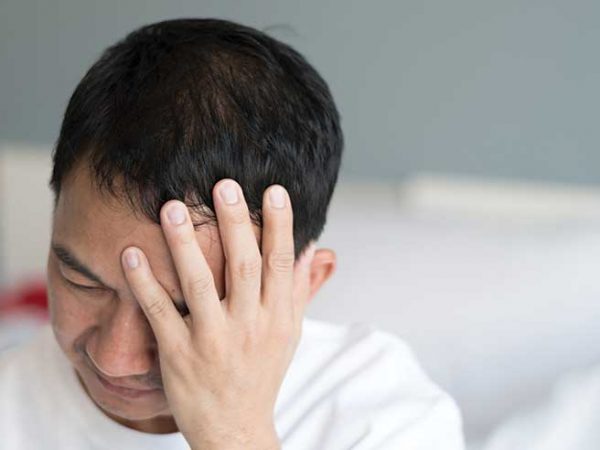 Как да се Избавим от Клъстерно Главоболие? ( 3 Лечения)